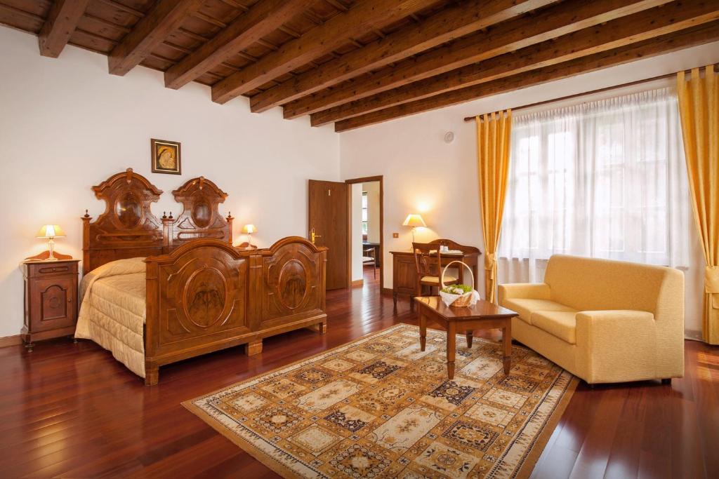 Villa Brignoli - Triple Room With Private Bathroom