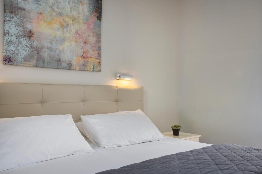 Panorama Fanari studios and apartments - 16