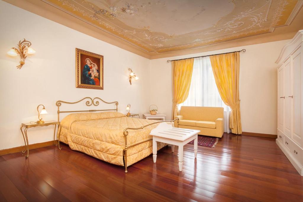 Villa Brignoli - Triple Room With Private Bathroom