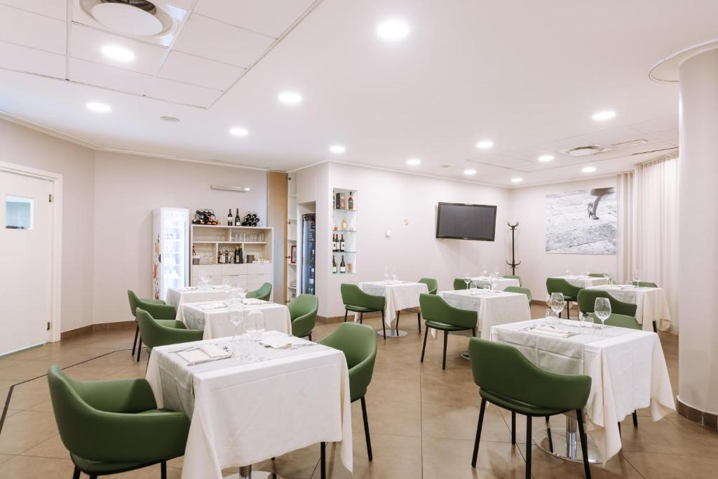 TV a/nebo společenská místnost v ubytování Hotel Motel Prestige