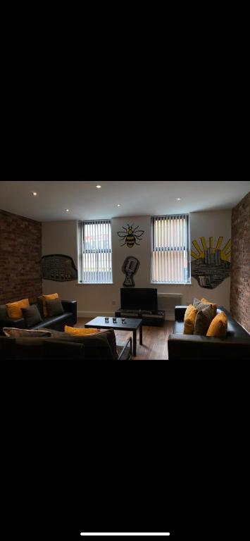 Spacious Shude Hill Apartment With Balcony - Apartment With Balcony