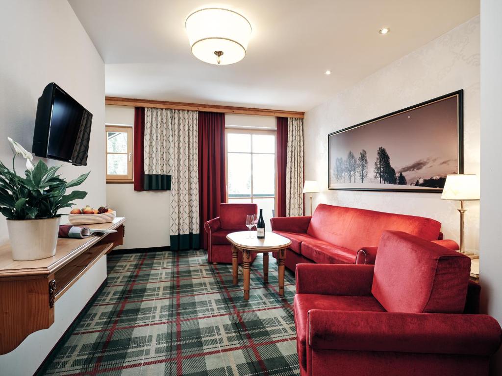 TV a/nebo společenská místnost v ubytování Hotel Pichlmayrgut