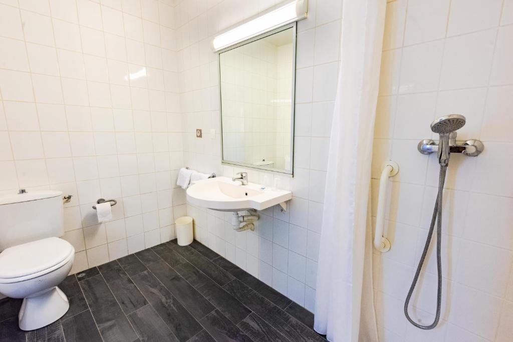 Koupelna v ubytování Ibis Budget Bollene