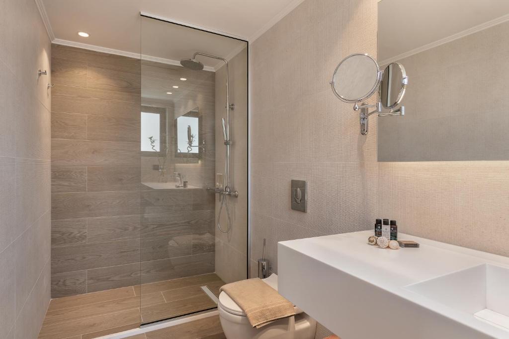 Koupelna v ubytování Mossa Well Being Hotel