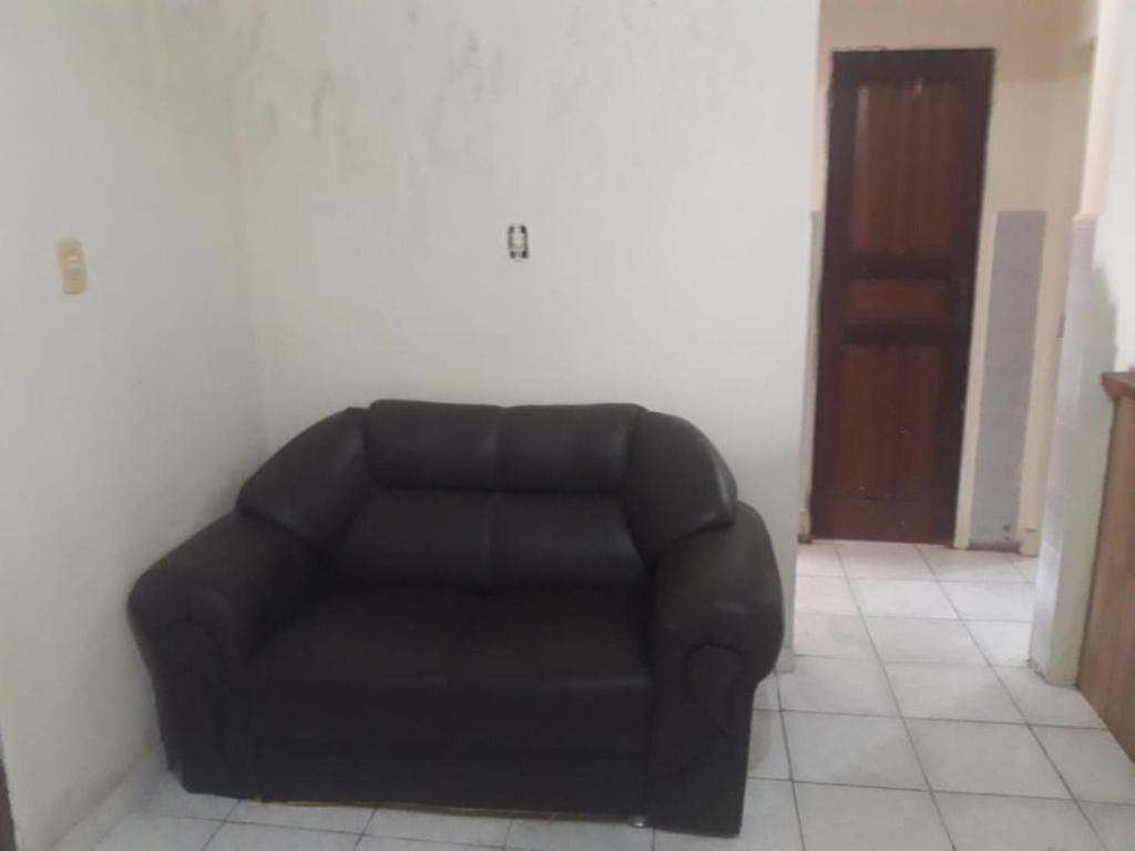  Casa inteira com ótima localização em Tamandaré