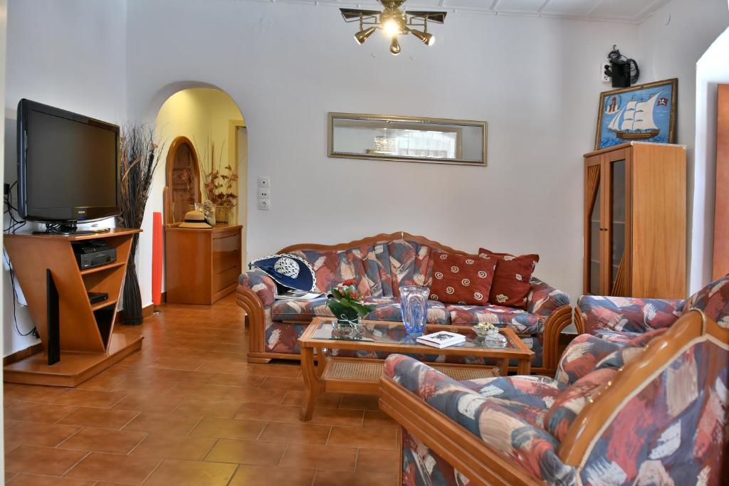 TV a/nebo společenská místnost v ubytování Grandmas Guest House