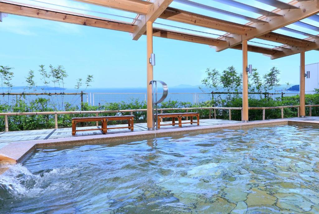 Bazén v ubytování Mikawawan Resort Linx nebo v jeho okolí