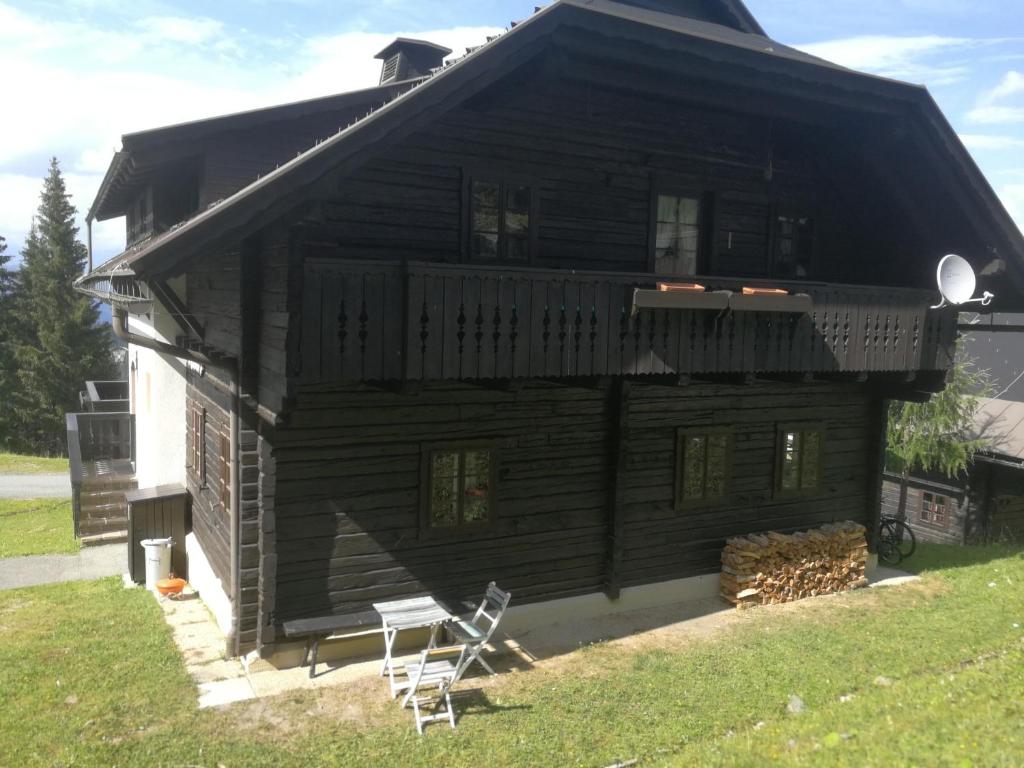 Budova, v ktorej sa apartmán nachádza
