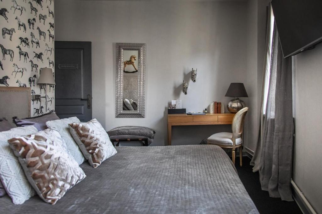 LA BELLÊME BLEUE - Tweepersoonskamer Met Eigen Externe Badkamer