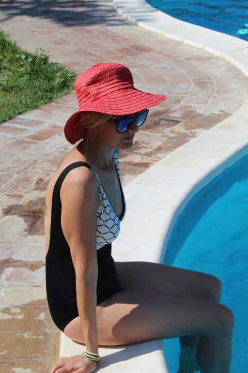 Bazén v ubytování Hotel Villaggio Le Stelline nebo v jeho okolí