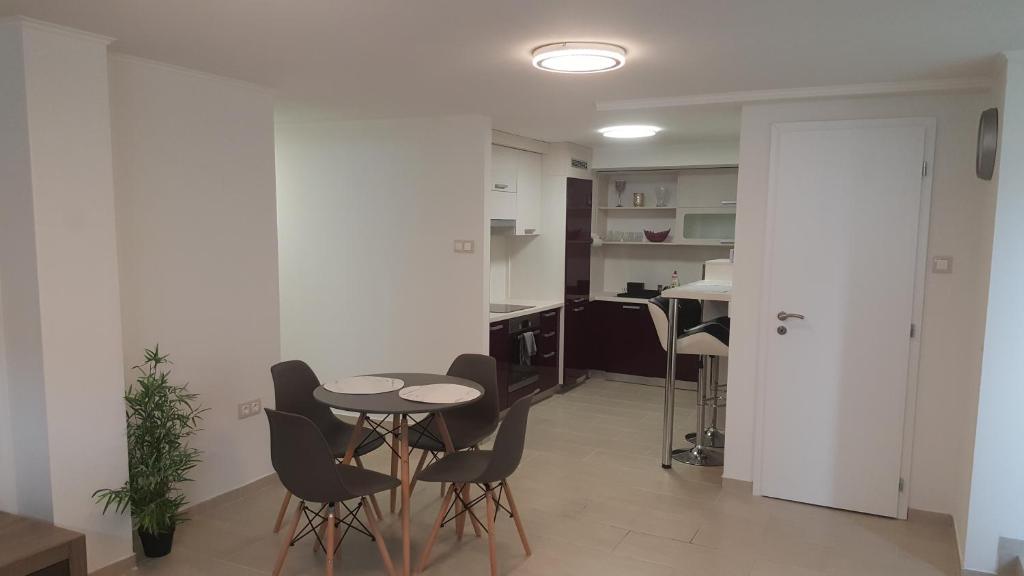 Fotografia z galérie ubytovania Orhidea Szuterén Apartman v destinácii Győr