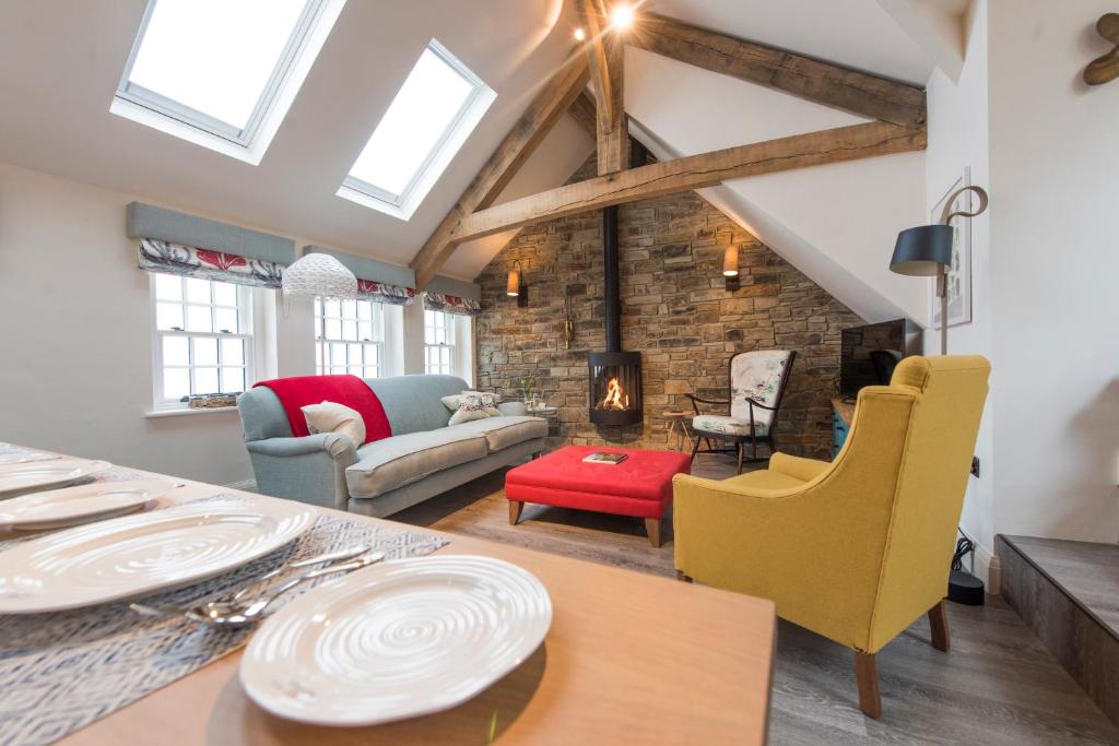 Iris 5 Star Gold Award Luxury Cottage - Two-Bedroom House