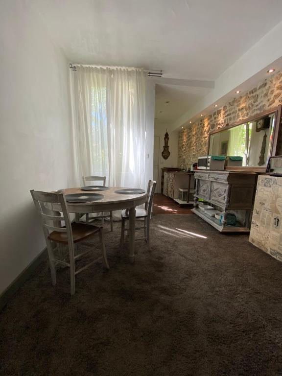 Temps de voyage, centre d'Orléans - One-Bedroom Apartment