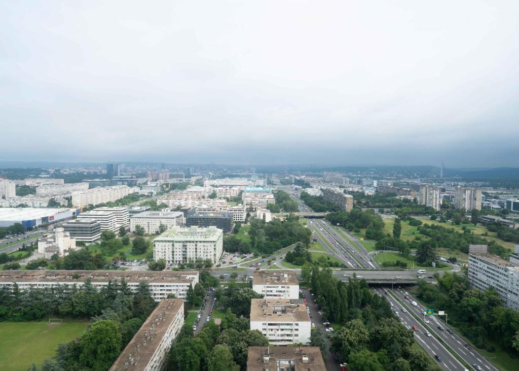 A bird's-eye view of Genex Apartment