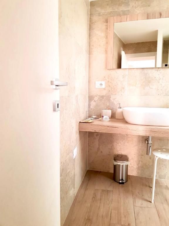 A bathroom at APARTMENT VITERBO CENTRO CORSO