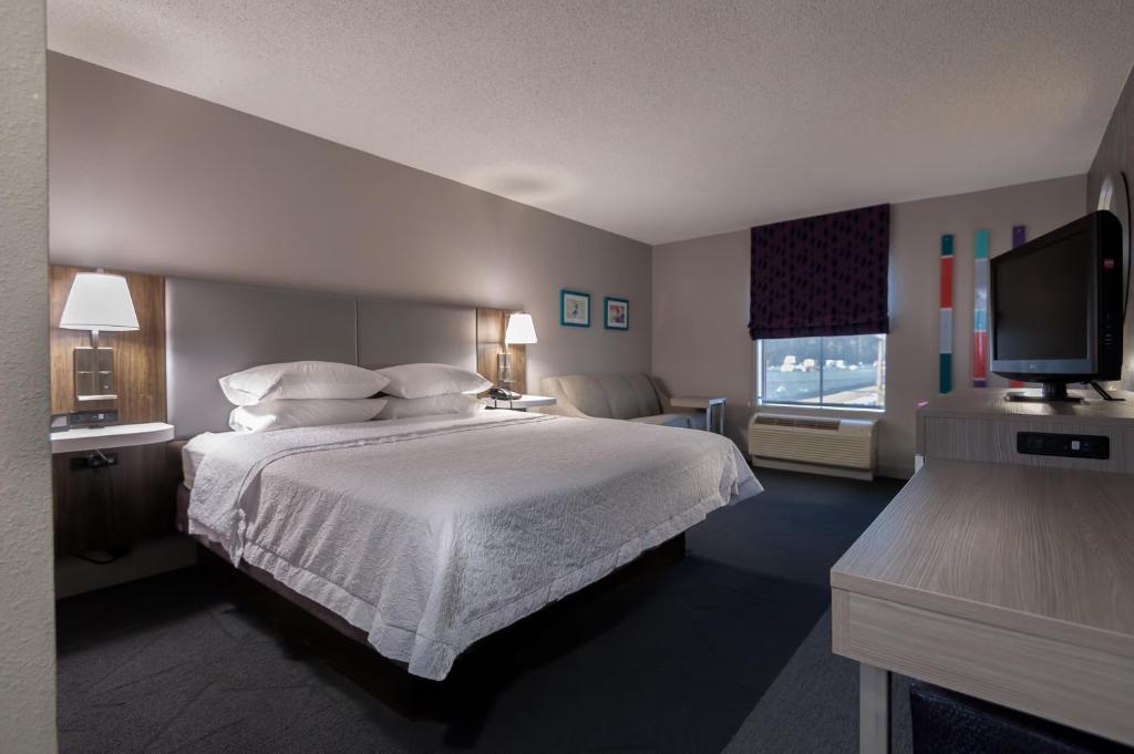 Hampton Inn East Windsor photo