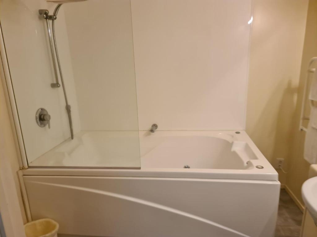 Oceanside Resort & Twin Towers - Resim 18