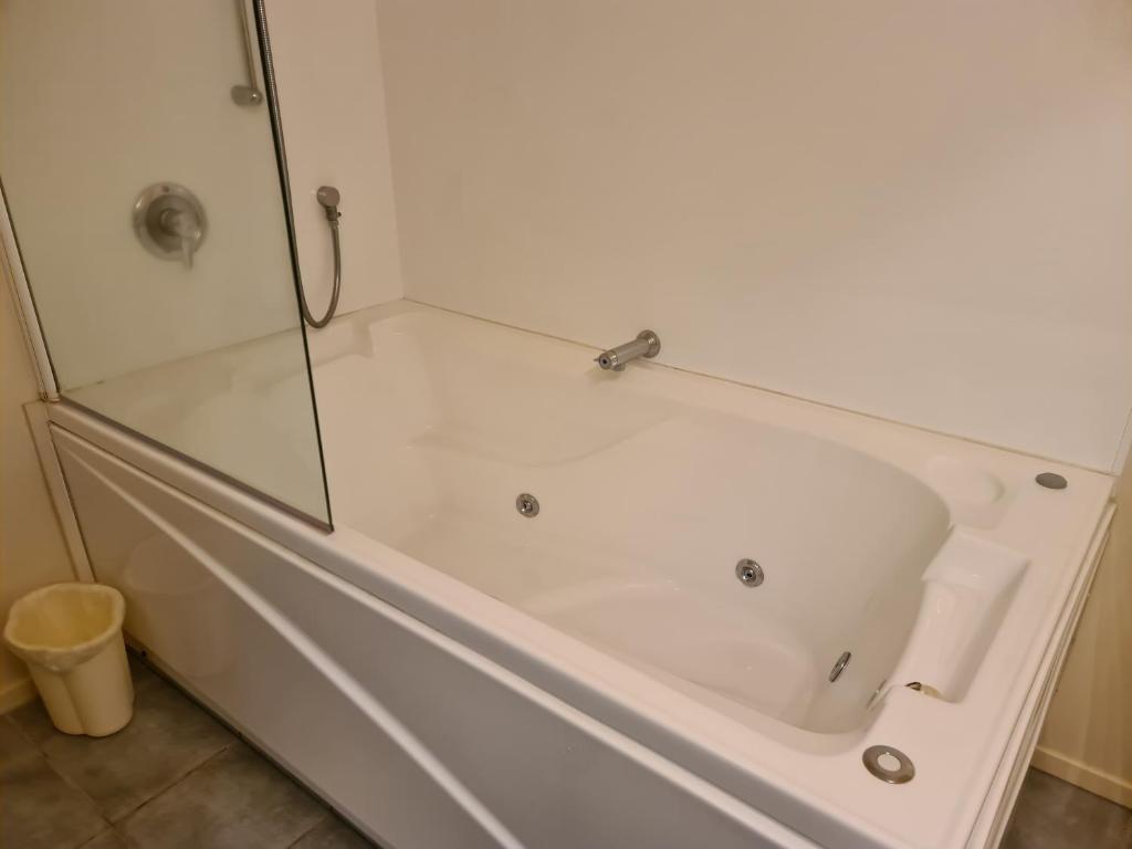 Oceanside Resort & Twin Towers - Resim 19