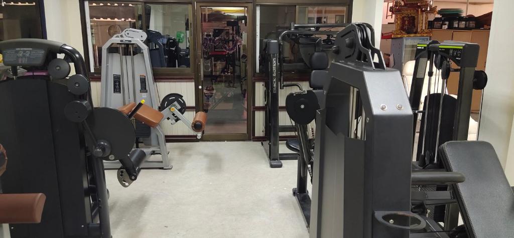 Fitness centrum a/nebo fitness zařízení v ubytování โฮมสเตย์ เมืองไทยฟิตเนส อารีนา