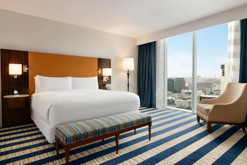 Junior Suite, 1 King Bed