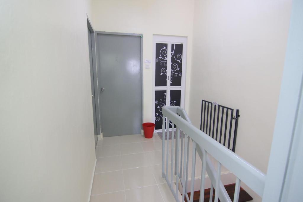 Fotografie z fotogalerie ubytování Homestay Hj Esmon 3 UTHM Parit Raja v destinaci Parit Raja