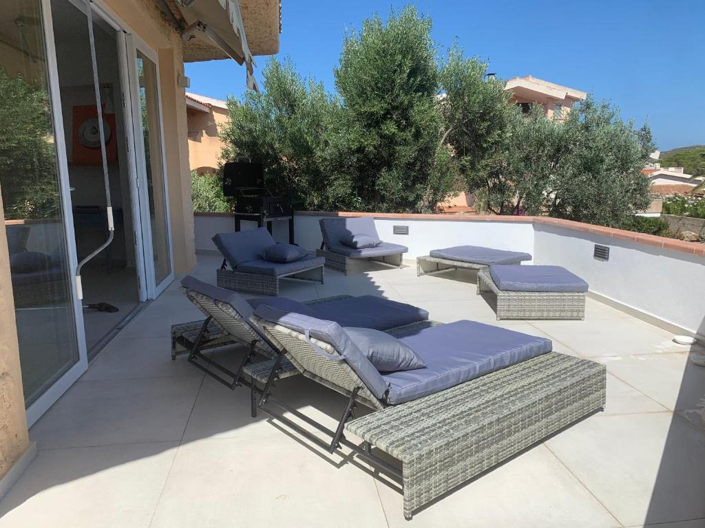 A seating area at Bona Ciurrata