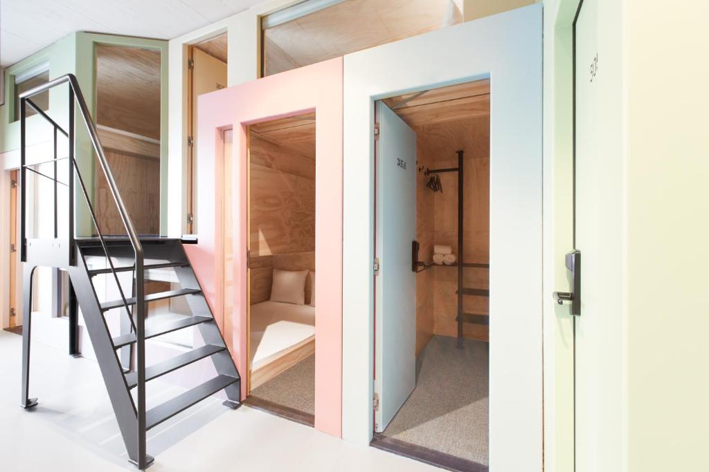 
Sleep Cabin with Shared Bathroom
