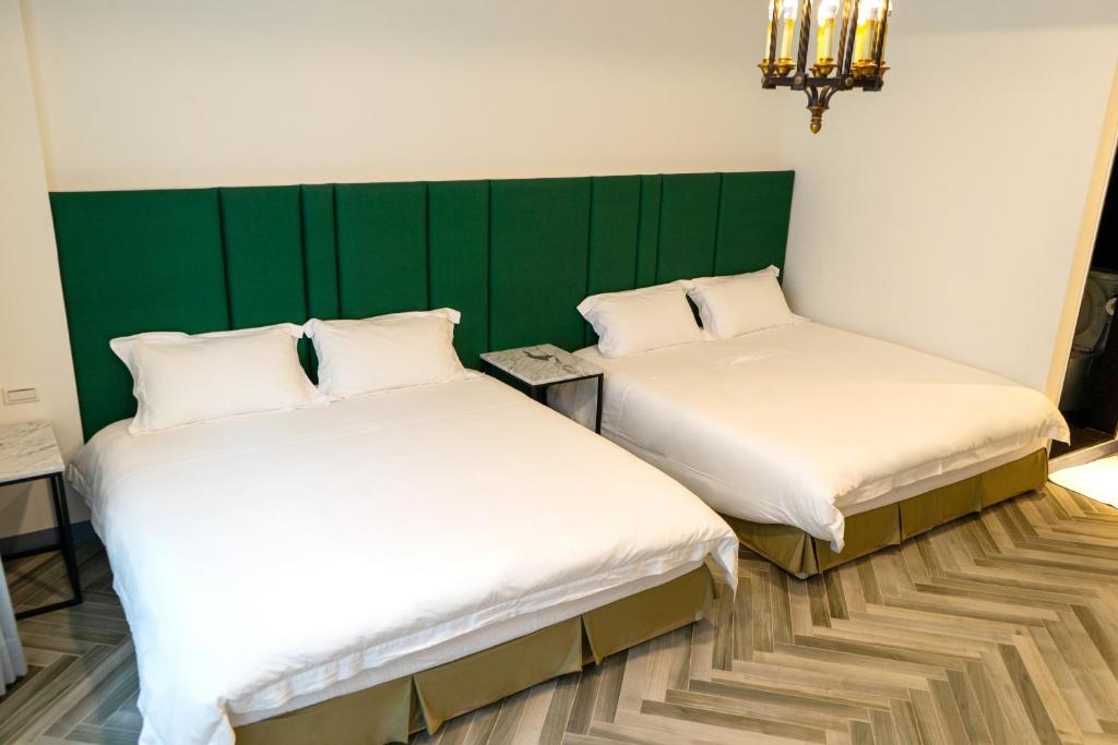 Cloud Hotel - Queen Room With Two Queen Beds