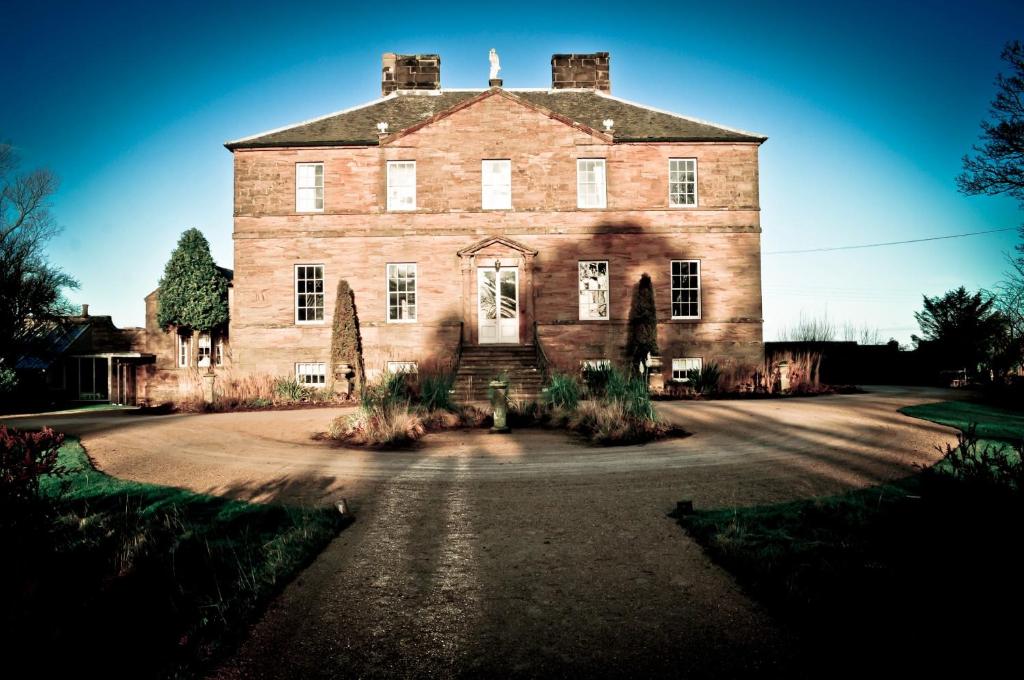 Newton Hall 야외 정원