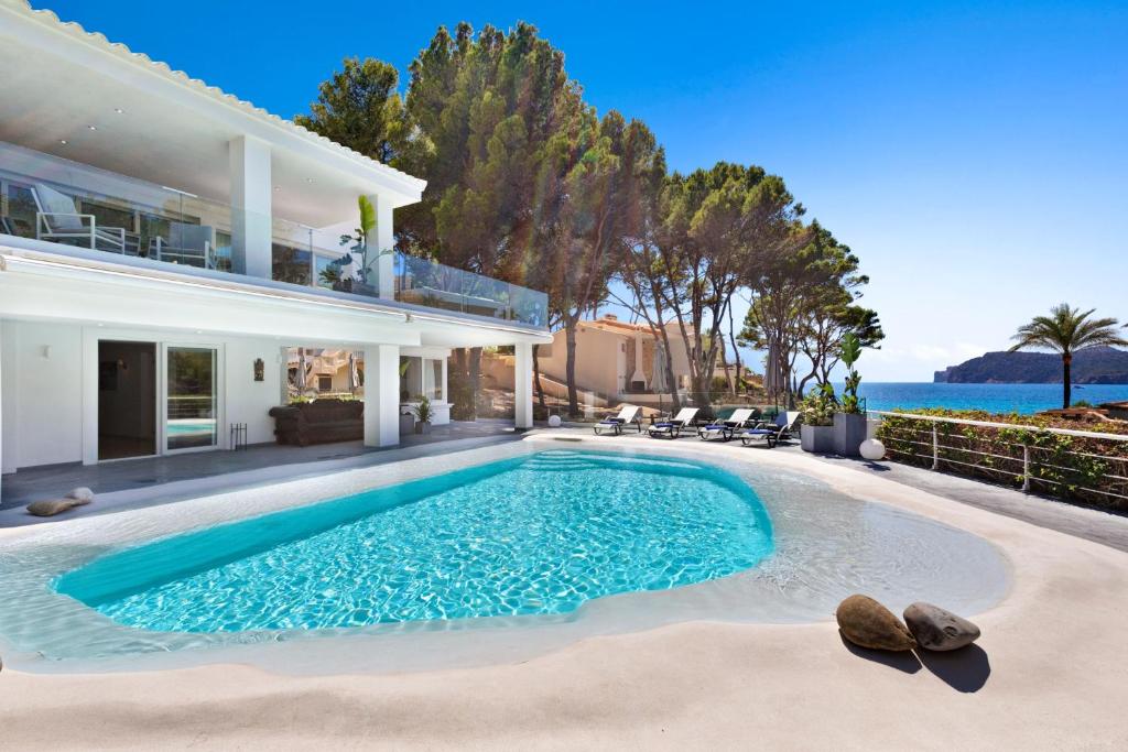Villa white beach house, sobre la playa, aire acondicionado ...