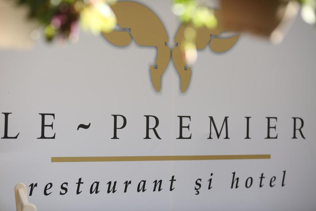 Certifikát, hodnocení, plakát nebo jiný dokument vystavený v ubytování Le Premier