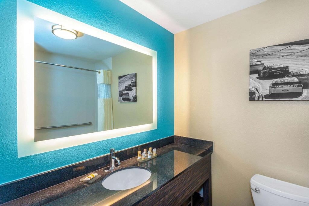 La Quinta by Wyndham Sebring - Deluxe King Room - Non-Smoking