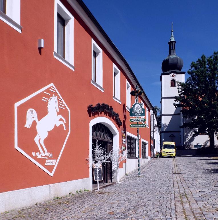 Fotografie z fotogalerie ubytování Hotel Weisses Ross v destinaci Konnersreuth