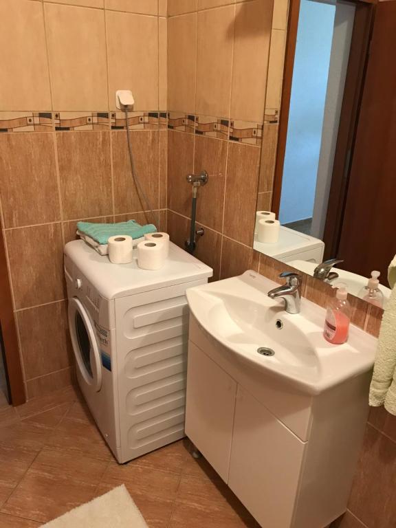 Een badkamer bij Apartments Nena