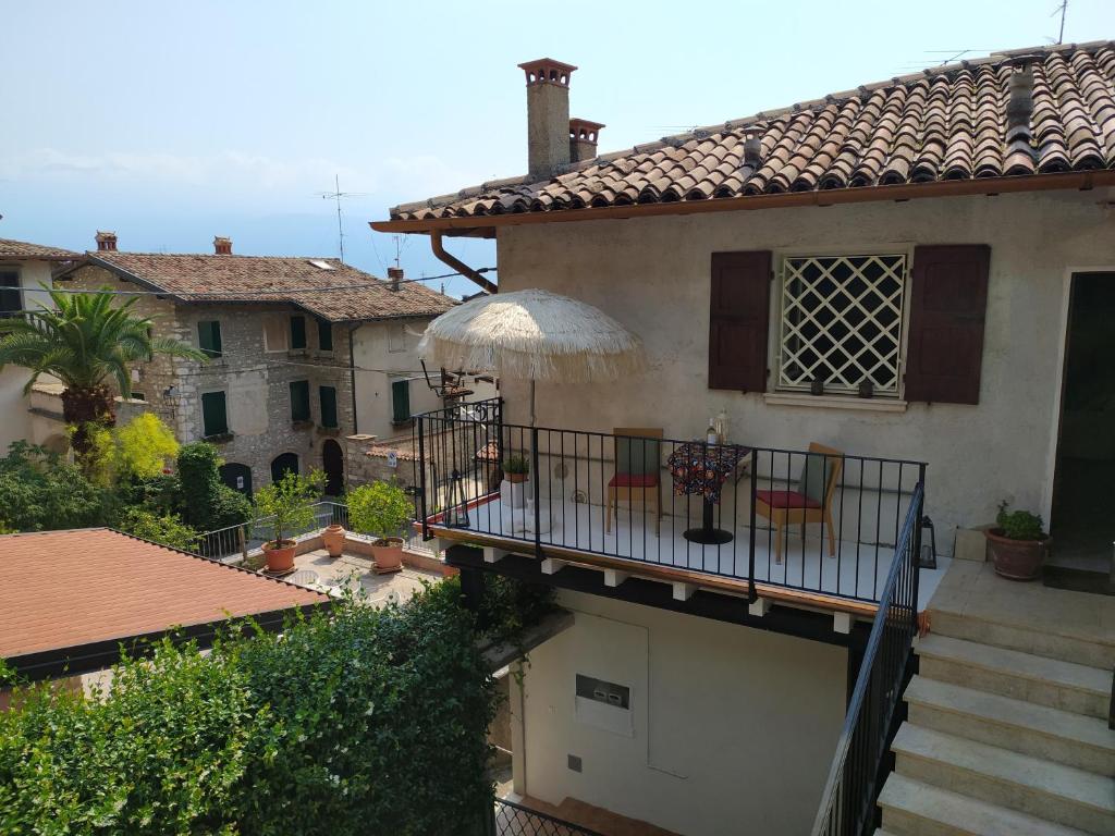 A balcony or terrace at Cà del borgo Historic Village