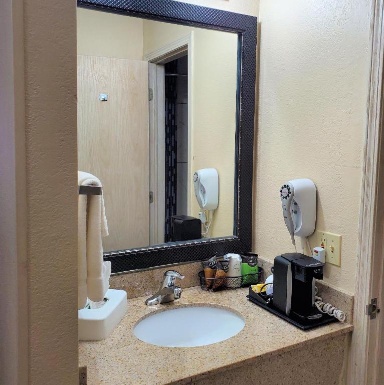 Baymont by Wyndham Santa Fe - Studio Suite With Two Queen Beds - Non-Smoking