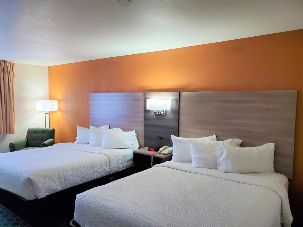 Baymont by Wyndham Santa Fe - Queen Room With Two Queen Beds - Non-Smoking