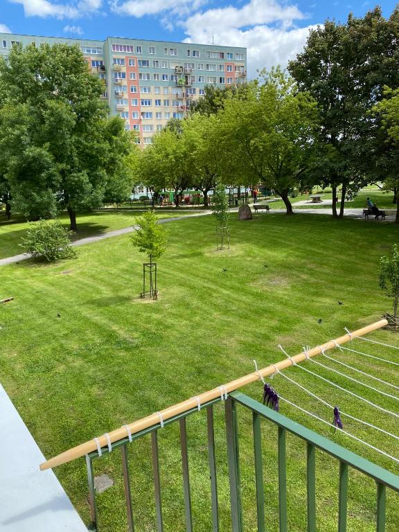 Vonkajšia záhrada v ubytovaní Stara Piekarnia - Apartament Dworcowa