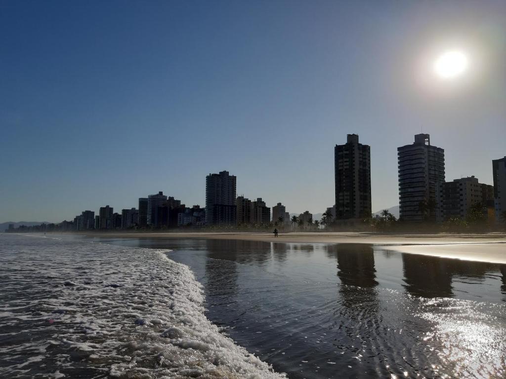  Apto espaçoso com vista para o mar na Praia Grande