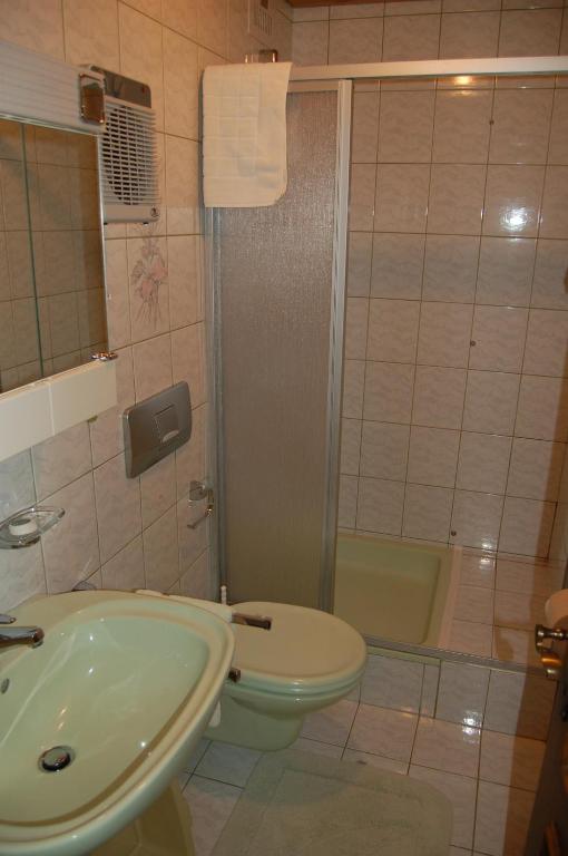 Koupelna v ubytování Haus Elfriede