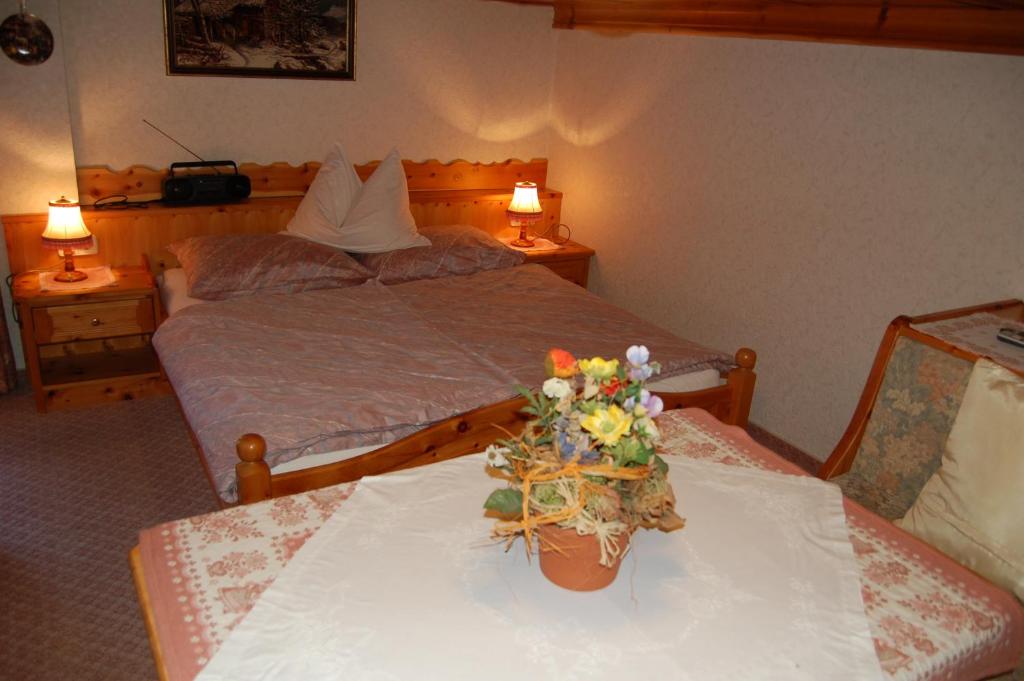 Postel nebo postele na pokoji v ubytování Haus Elfriede