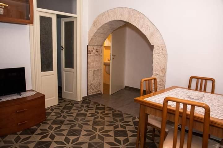 Telewizja i/lub zestaw kina domowego w obiekcie Belvedere