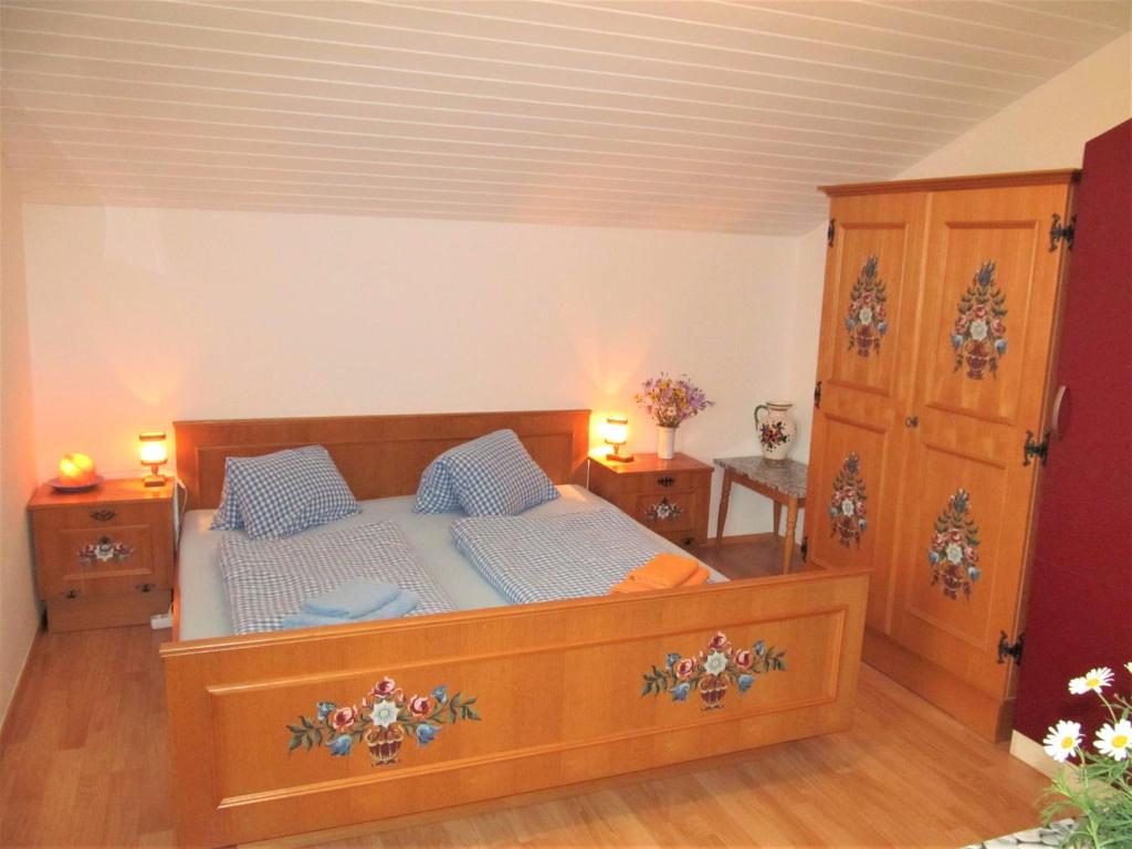 Postel nebo postele na pokoji v ubytování Gästehaus Horizont