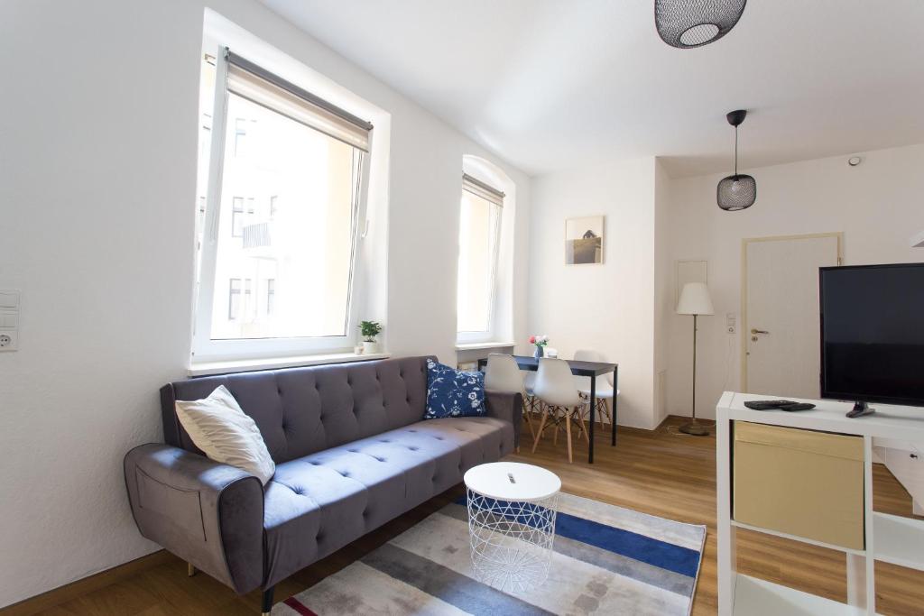 FullHouse - Halle - T28 - Hawk Apartment