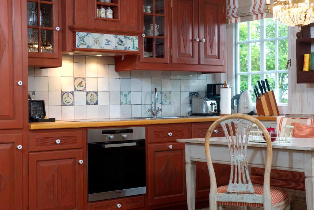 Kuchyň nebo kuchyňský kout v ubytování Ferienwohnung am Tipkenhoog 16