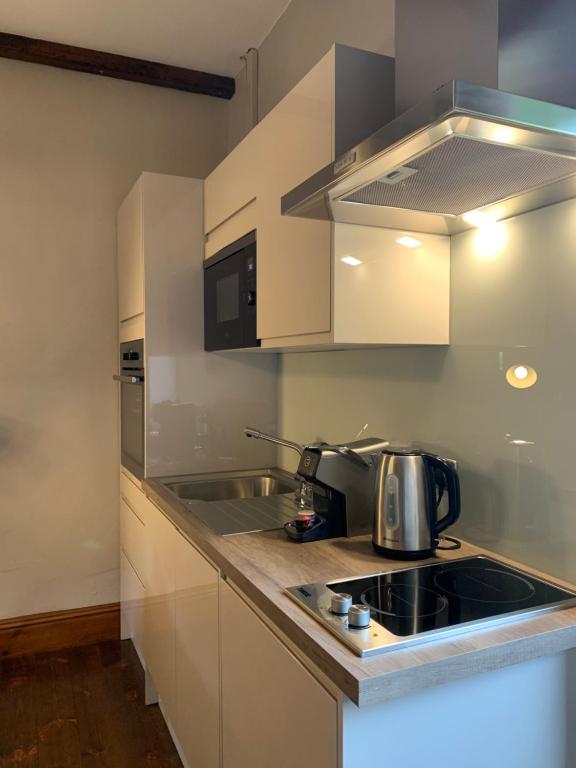 Ty Carreg Fach Staycation Cottage Cardiff - Fienile Bifamiliare