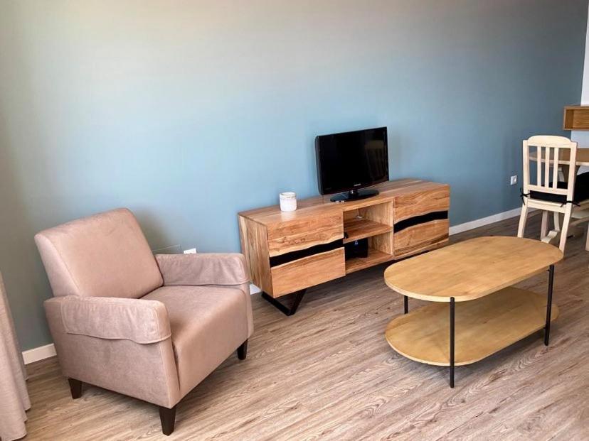 TV a/nebo společenská místnost v ubytování Ocean Cliffs Apartments