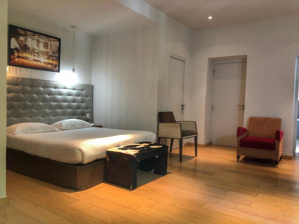 Le Pré du Moulin - Maison Alonso - Hôtel & Restaurant - Charm King Room