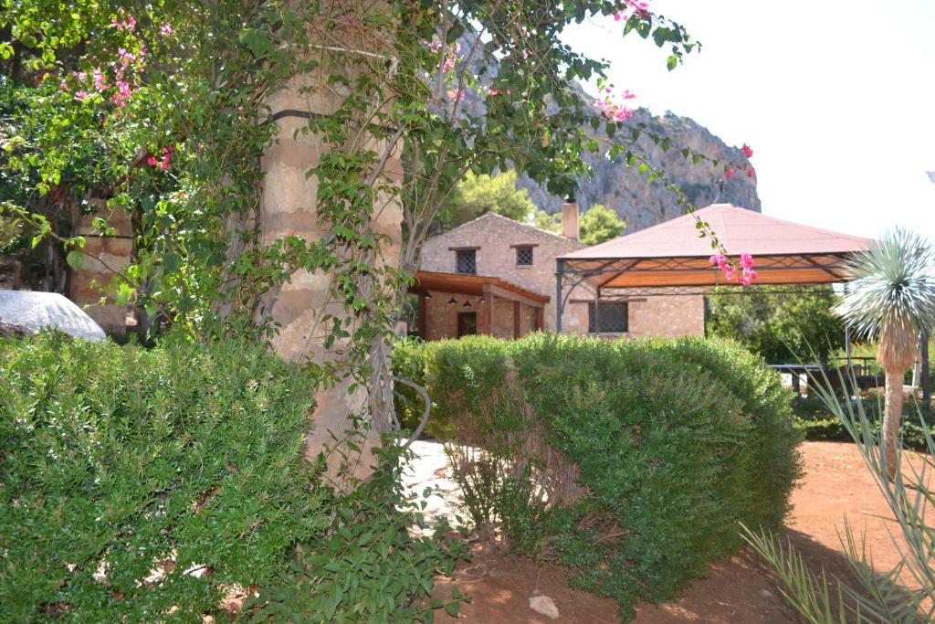 Vonkajšia záhrada v ubytovaní Villa Paradiso Riserva Naturale Monte Cofano