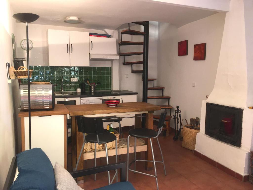 Fotografia z galérie ubytovania Encantadora casa en centro Piedralaves v destinácii Piedralaves